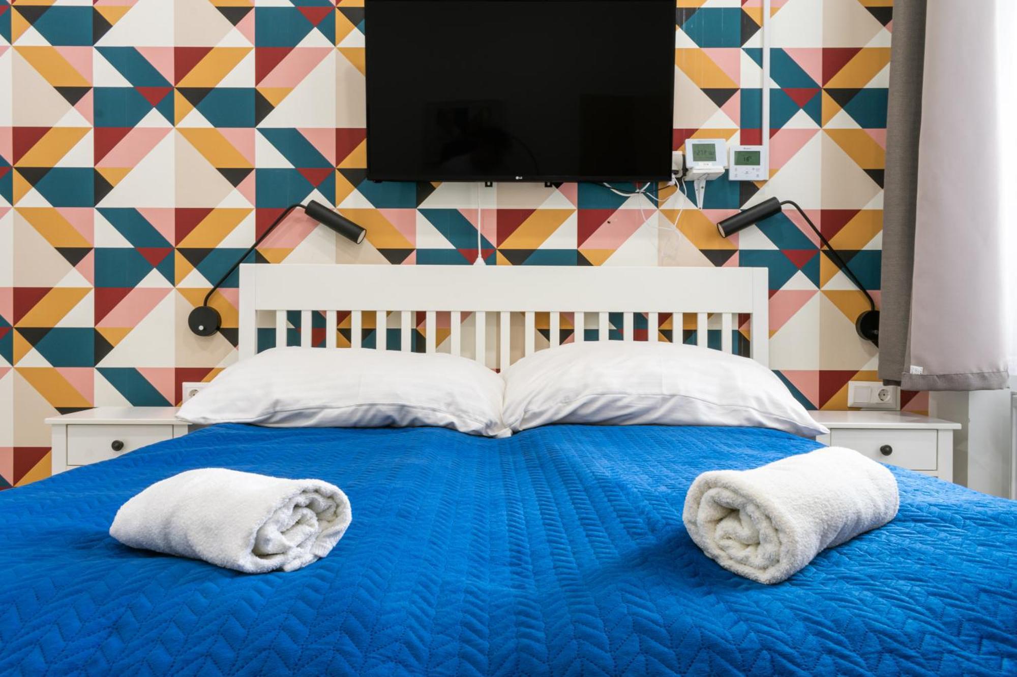 Glam Downtown Apartments — Photos 3